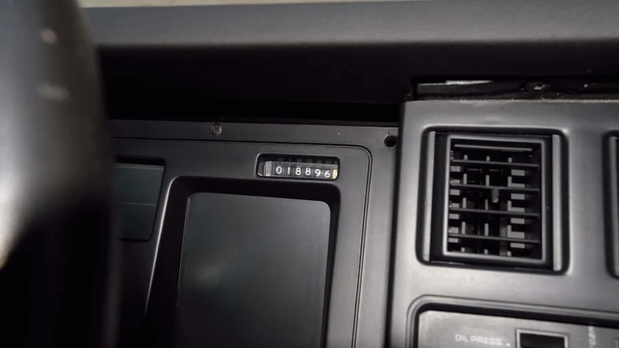 1989 Chevrolet Corvette C4 - Image 28 of 31