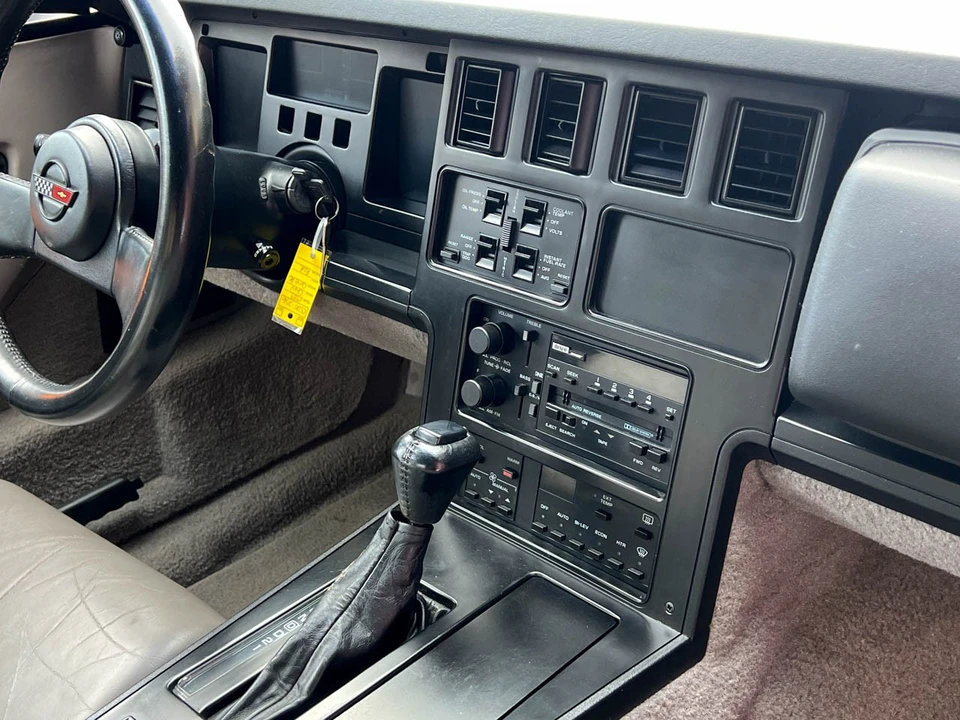 1989 Chevrolet Corvette C4 - Image 26 of 31