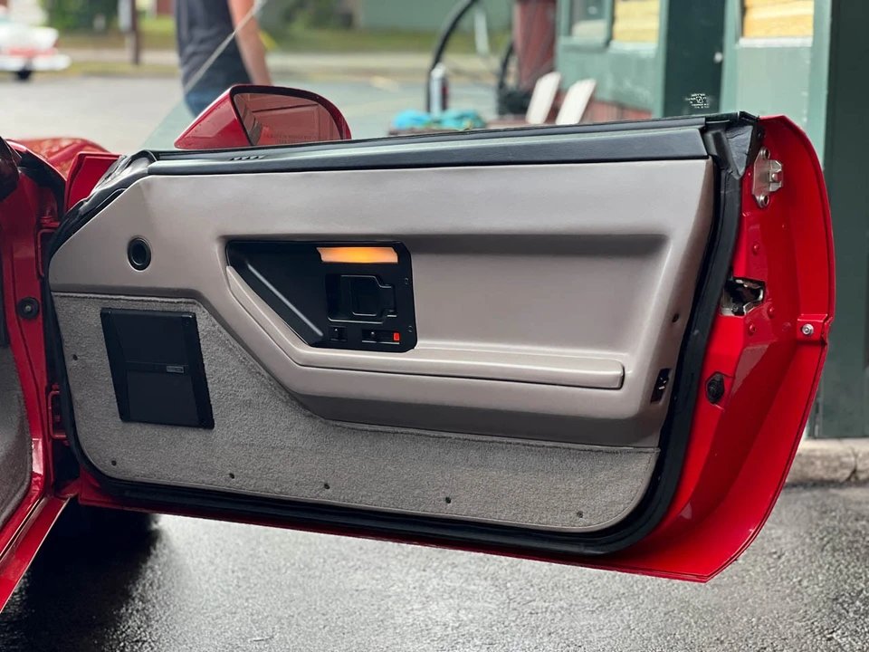 1989 Chevrolet Corvette C4 - Image 22 of 31