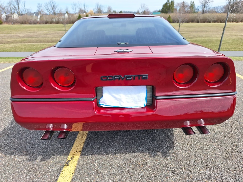 1989 Chevrolet Corvette C4 - Image 16 of 31