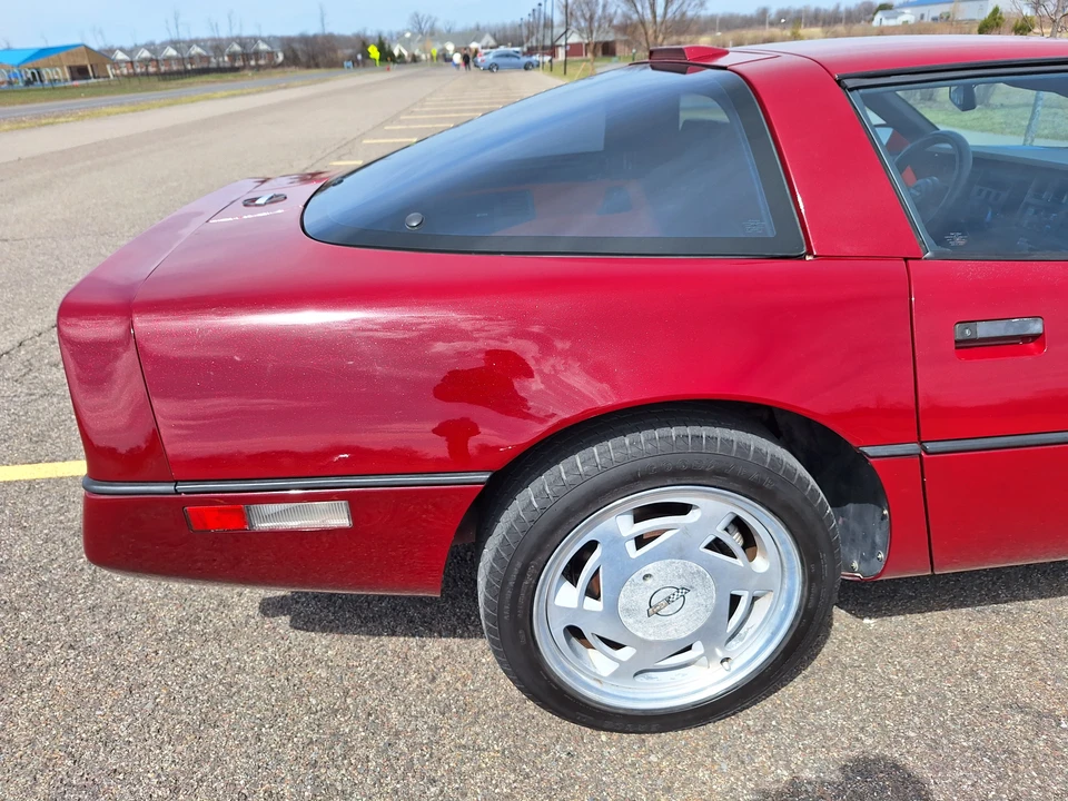 1989 Chevrolet Corvette C4 - Image 8 of 31