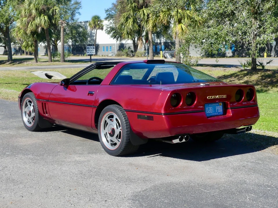 1989 Chevrolet - Image 16 of 24