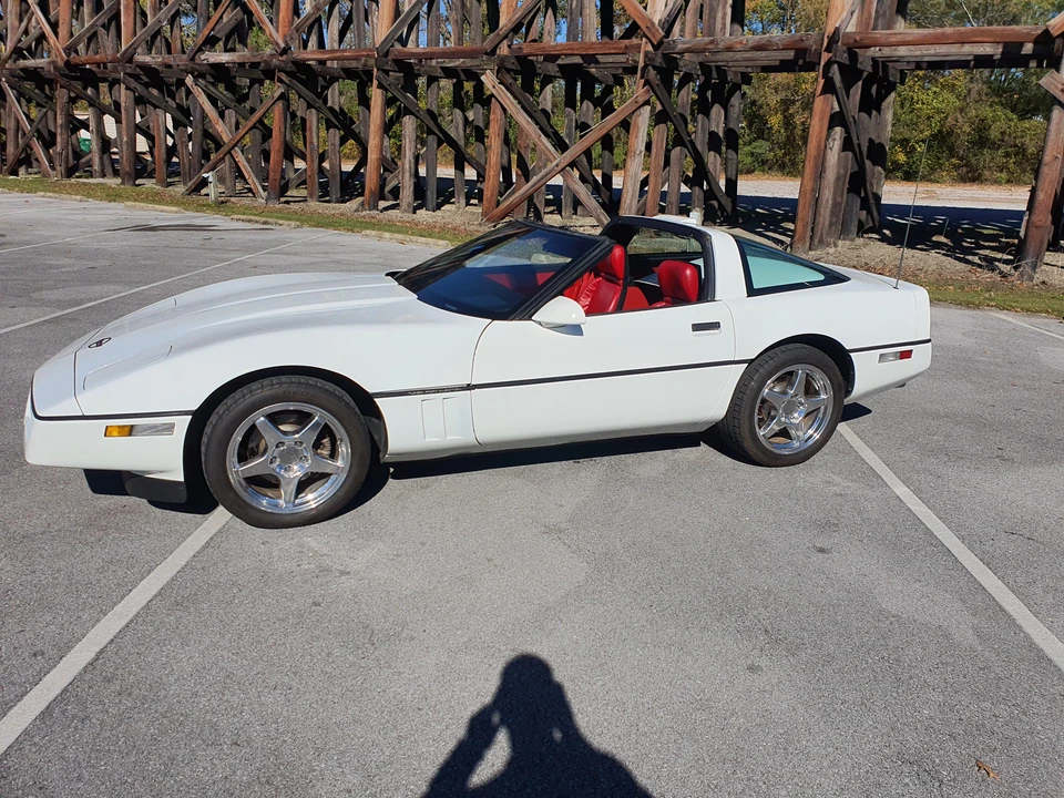 1989 Chevrolet Corvette C4 - Image 16 of 31