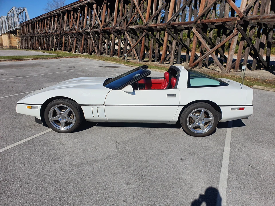 1989 Chevrolet Corvette C4 - Image 17 of 31