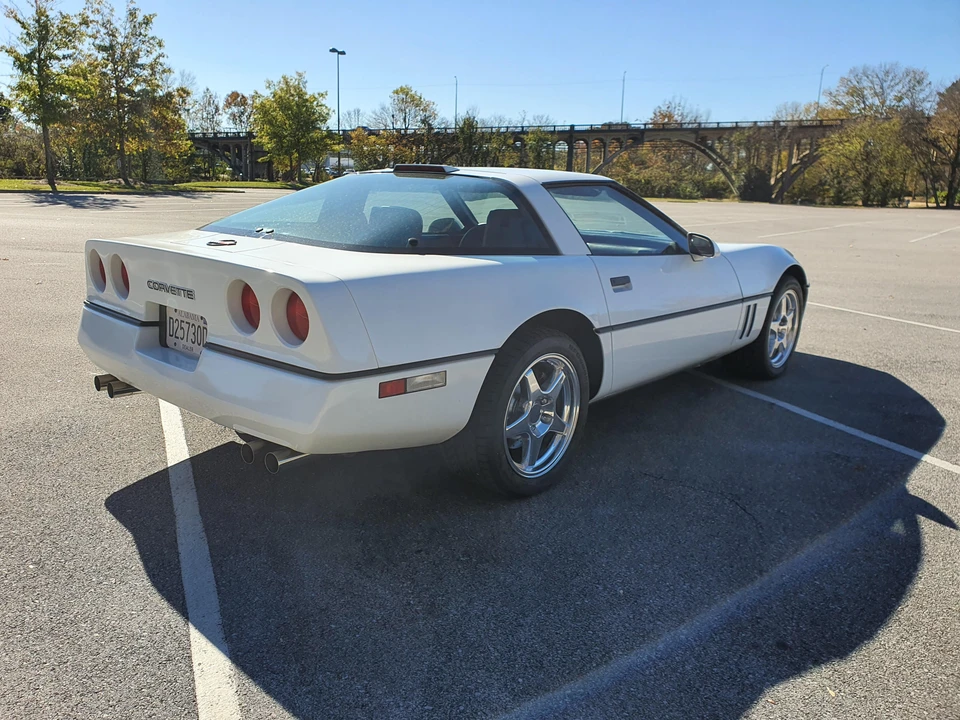 1989 Chevrolet Corvette C4 - Image 30 of 31
