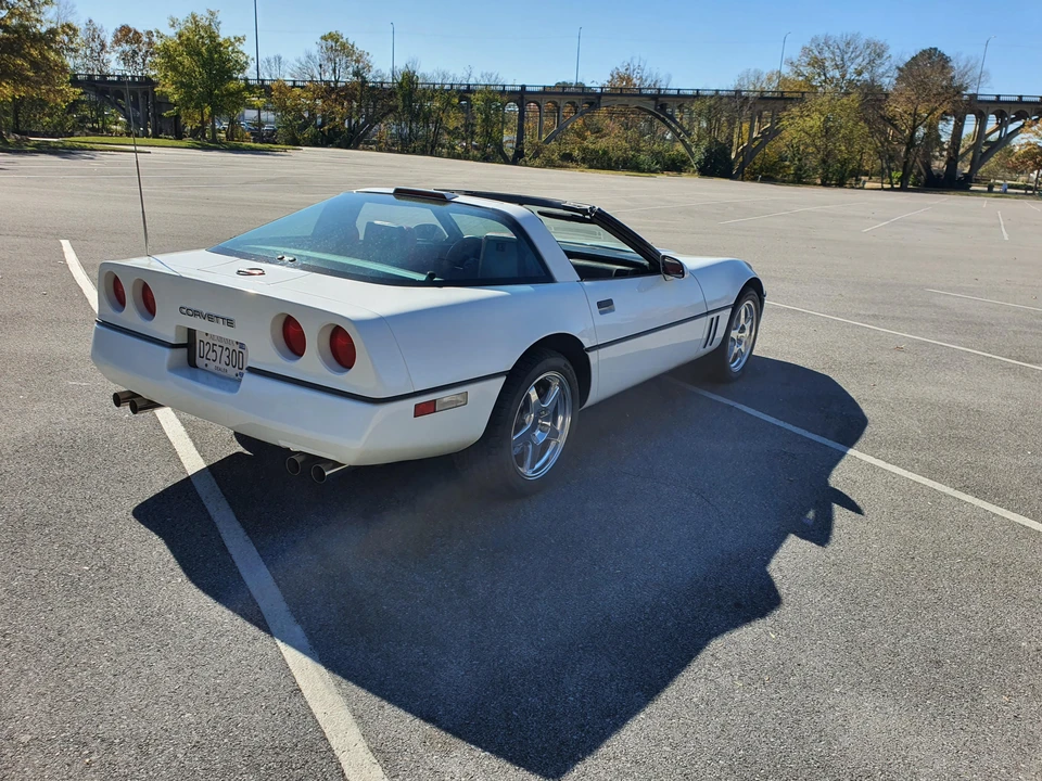1989 Chevrolet Corvette C4 - Image 29 of 31
