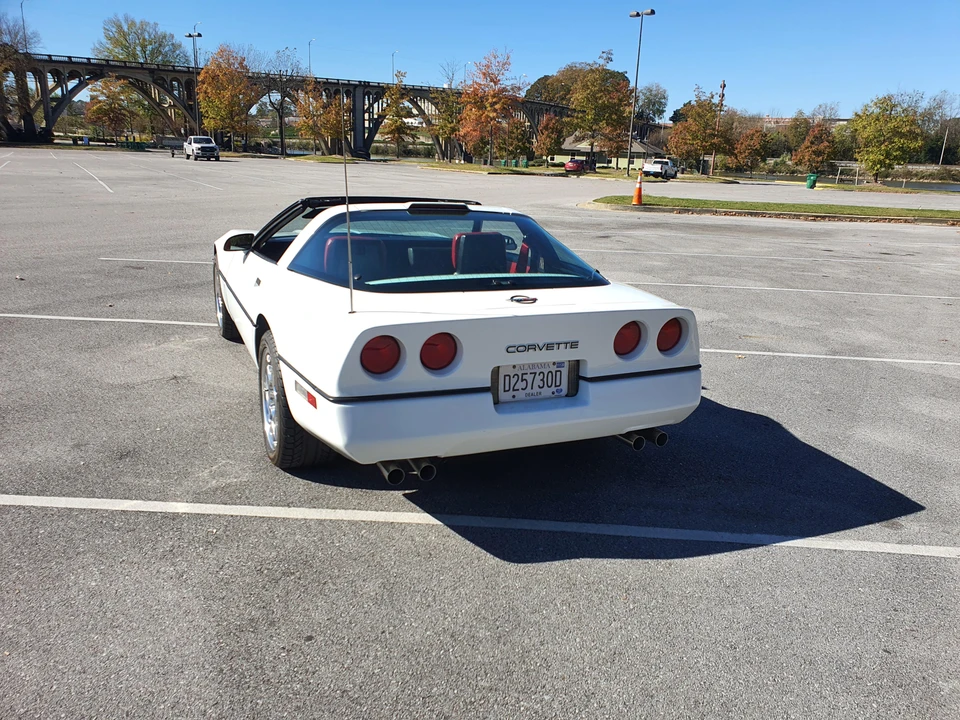 1989 Chevrolet Corvette C4 - Image 24 of 31