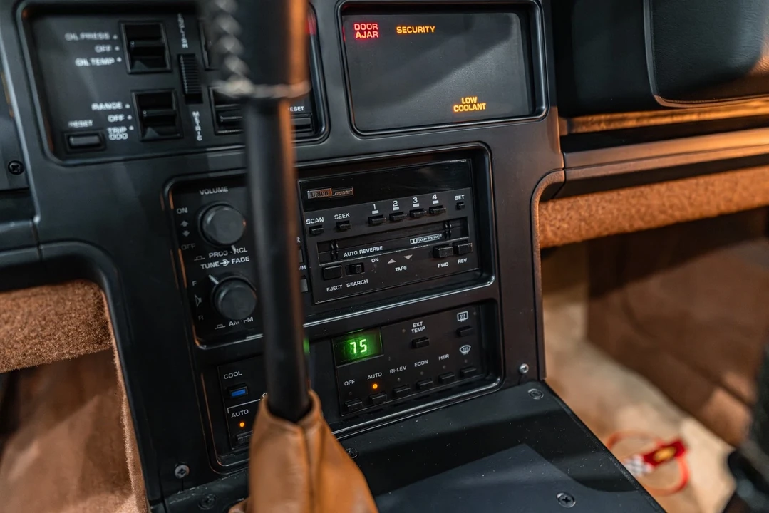 1989 Chevrolet Corvette C4 - Image 16 of 21