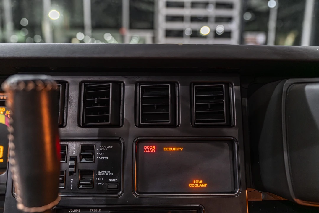 1989 Chevrolet Corvette C4 - Image 14 of 21