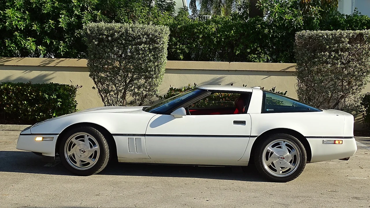 1989 Chevrolet Corvette C4 - Image 2 of 21