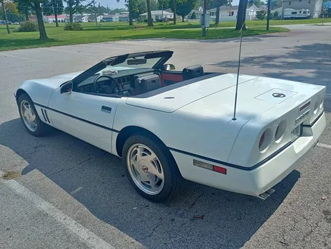 1989 Chevrolet Corvette Stingray Convertible 2D