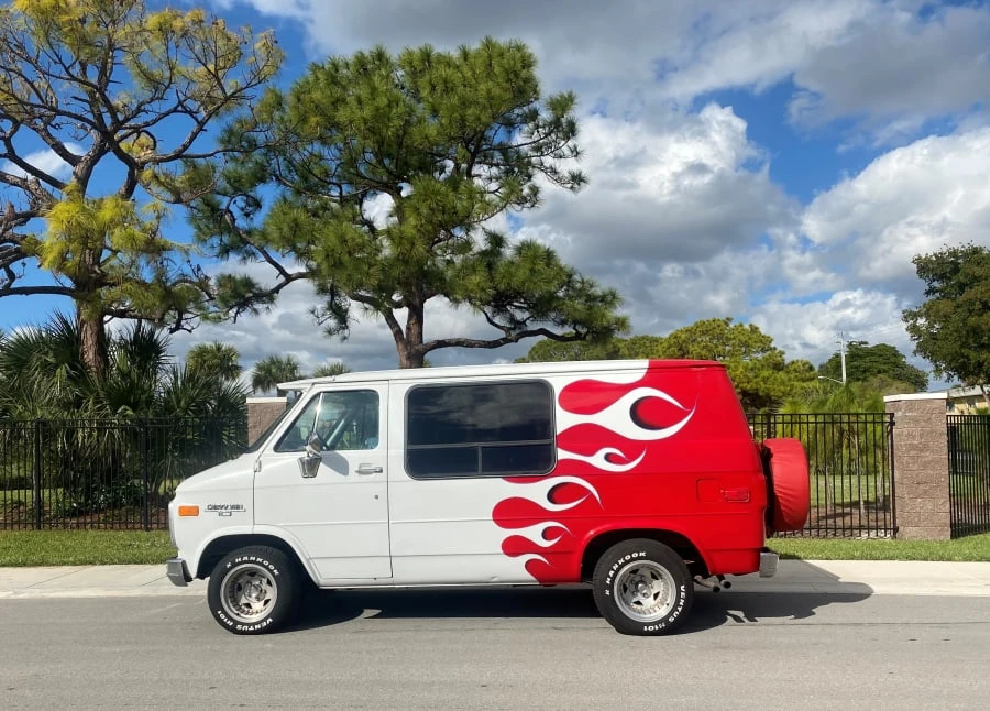 1989 Chevrolet G-Series Van - Image 2 of 6