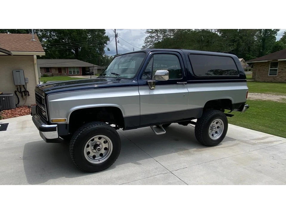 1989 Chevrolet K5 Blazer 2nd Gen - Image 2 of 20