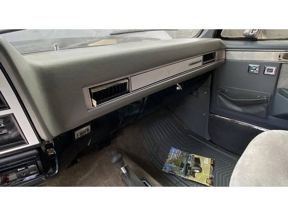 1989 Chevrolet K5 Blazer 2nd Gen - Image 17 of 20