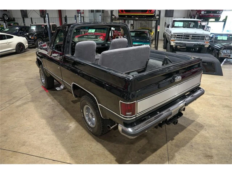 1989 Chevrolet K5 Blazer 2nd Gen - Image 16 of 31