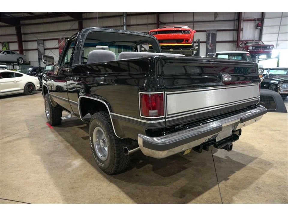 1989 Chevrolet K5 Blazer 2nd Gen - Image 6 of 31