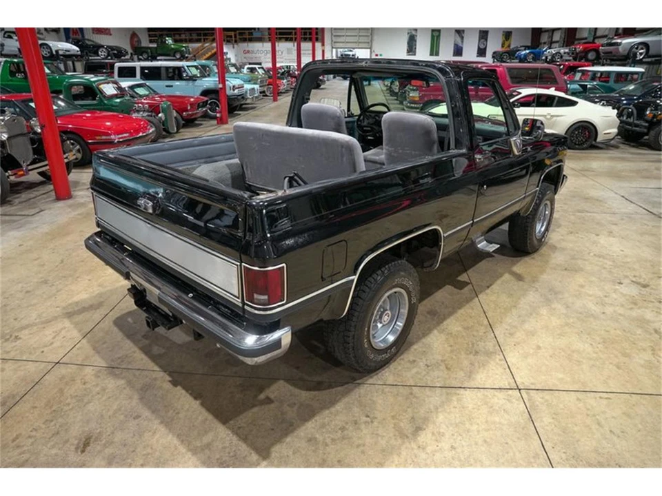 1989 Chevrolet K5 Blazer 2nd Gen - Image 17 of 31