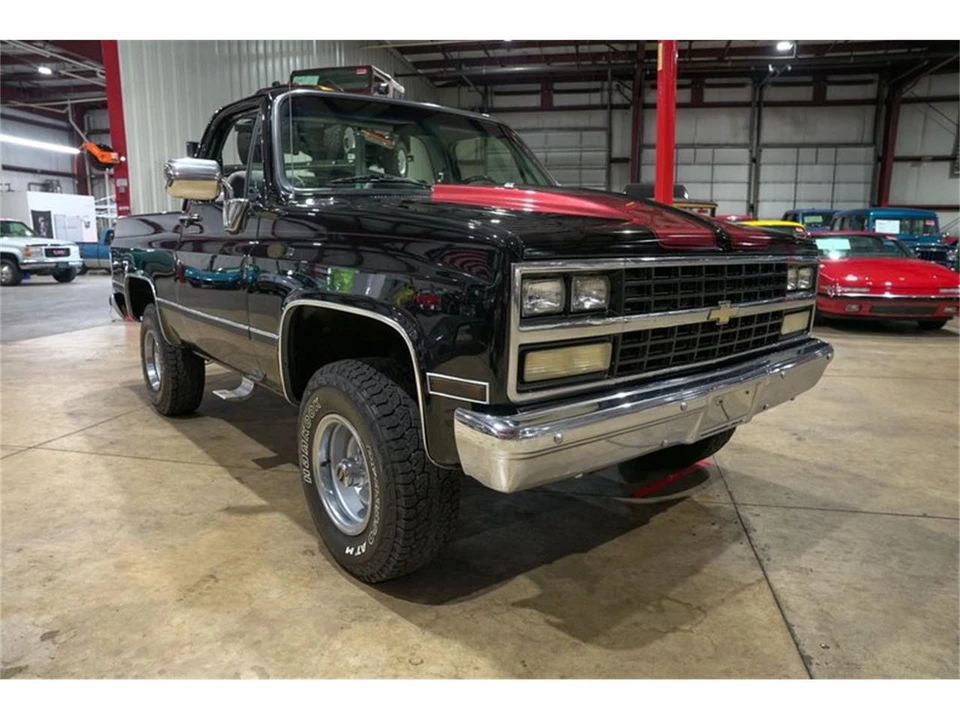 1989 Chevrolet K5 Blazer 2nd Gen - Image 12 of 31