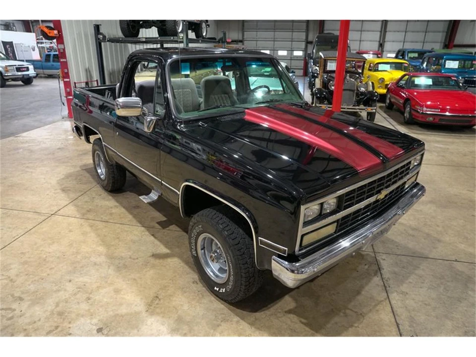 1989 Chevrolet K5 Blazer 2nd Gen - Image 14 of 31