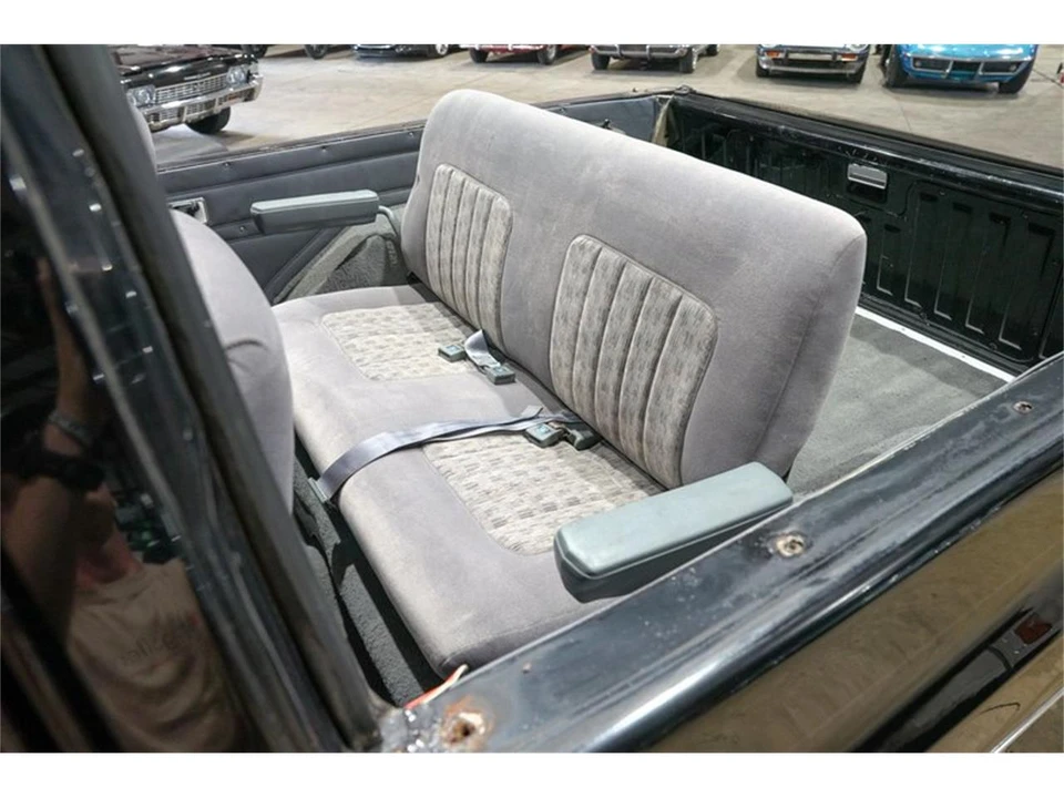 1989 Chevrolet K5 Blazer 2nd Gen - Image 19 of 31