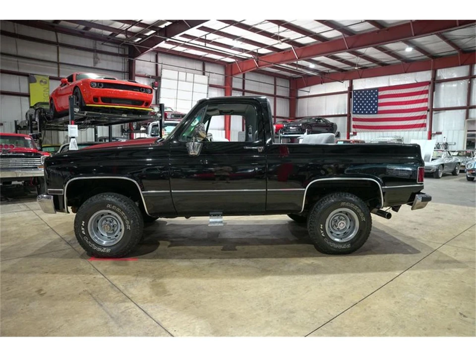 1989 Chevrolet K5 Blazer 2nd Gen - Image 4 of 31