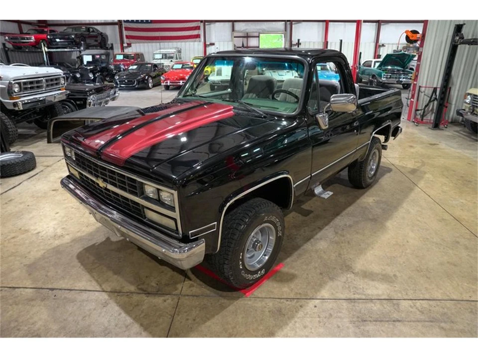 1989 Chevrolet K5 Blazer 2nd Gen - Image 15 of 31