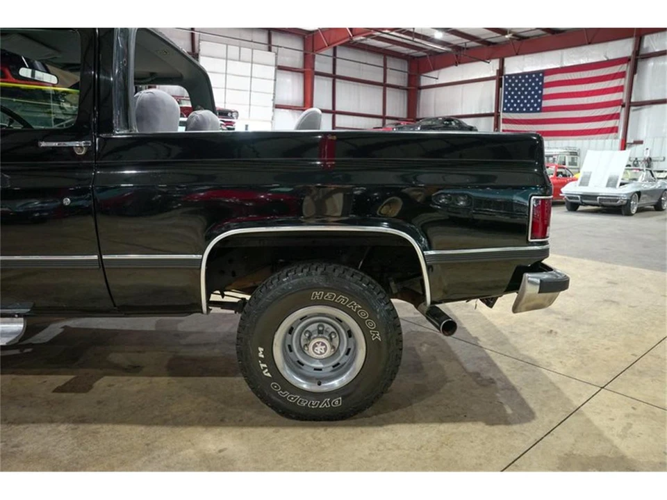 1989 Chevrolet K5 Blazer 2nd Gen - Image 5 of 31
