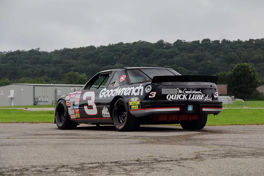 1989 Chevrolet Lumina - Image 15 of 27