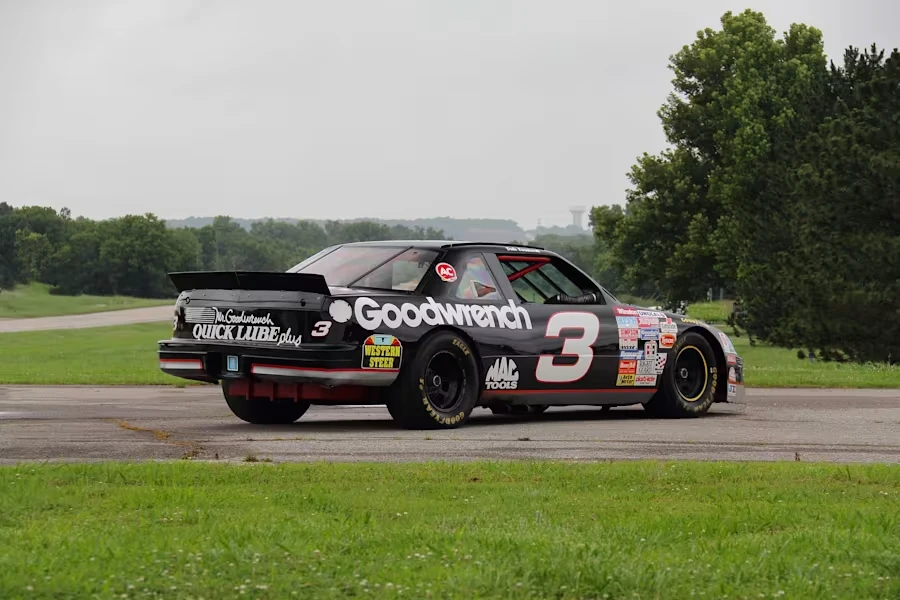 1989 Chevrolet Lumina - Image 3 of 27