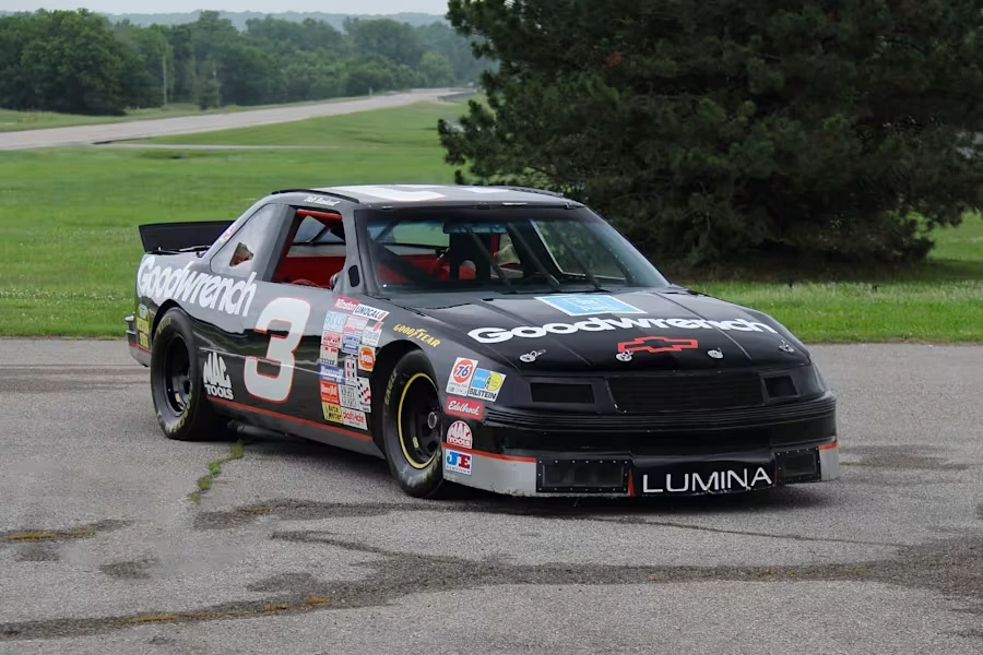 1989 Chevrolet Lumina - Image 16 of 27