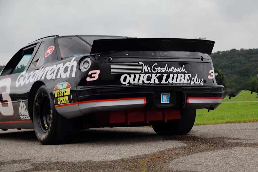 1989 Chevrolet Lumina - Image 14 of 27