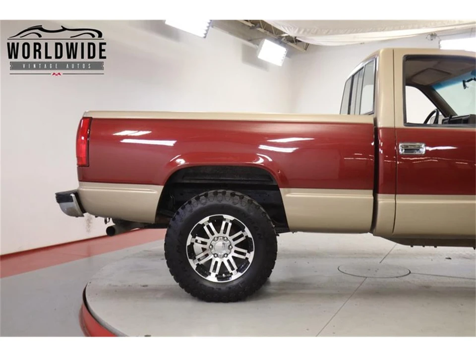 1989 Chevrolet - Image 9 of 31
