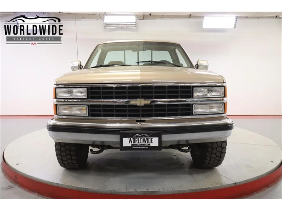1989 Chevrolet - Image 15 of 31