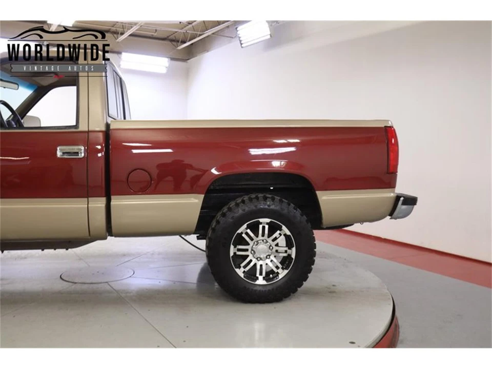 1989 Chevrolet - Image 10 of 31