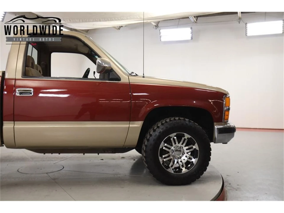 1989 Chevrolet - Image 8 of 31