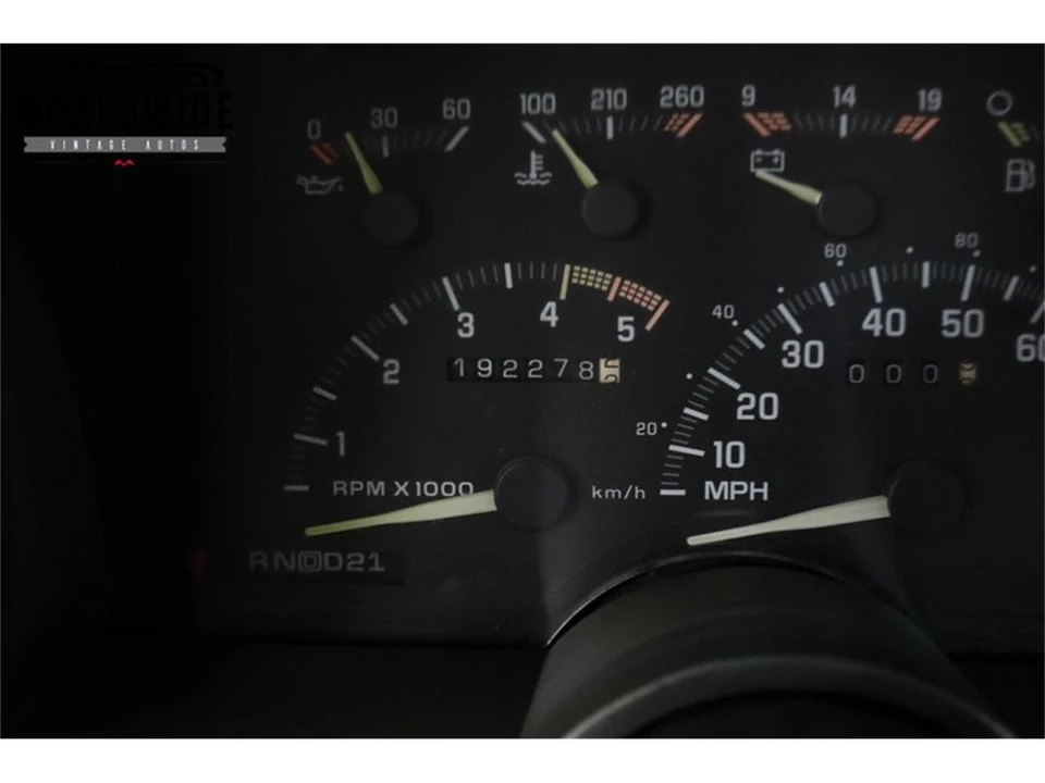 1989 Chevrolet - Image 28 of 31