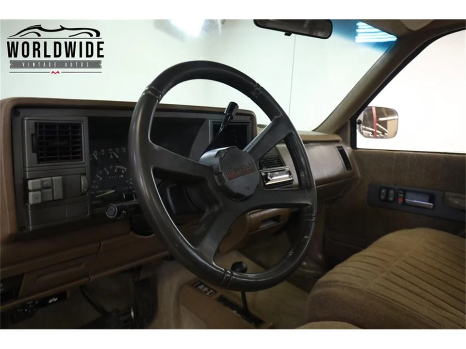 1989 Chevrolet - Image 26 of 31