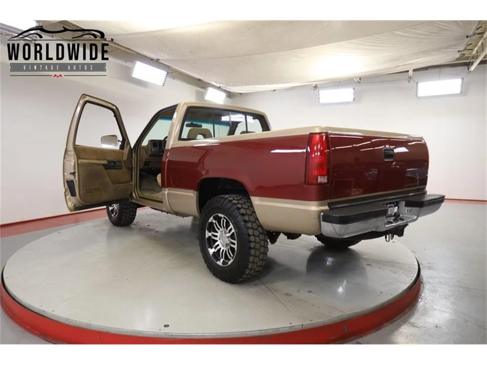 1989 Chevrolet - Image 22 of 31