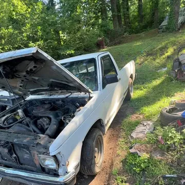 1989 Chevrolet S-10 LS Pickup 2D 6 ft