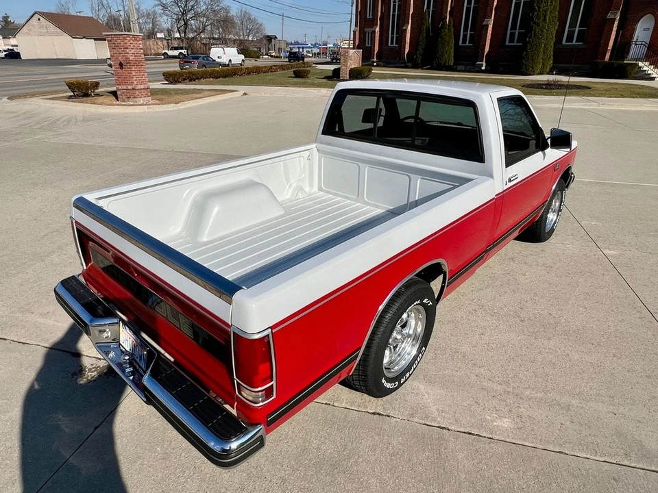 1989 Chevrolet S-10 - Image 6 of 21