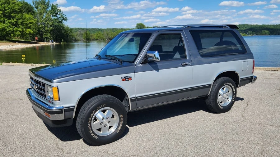 1989 Chevrolet S-10 Blazer 1st Gen - Image 2 of 18