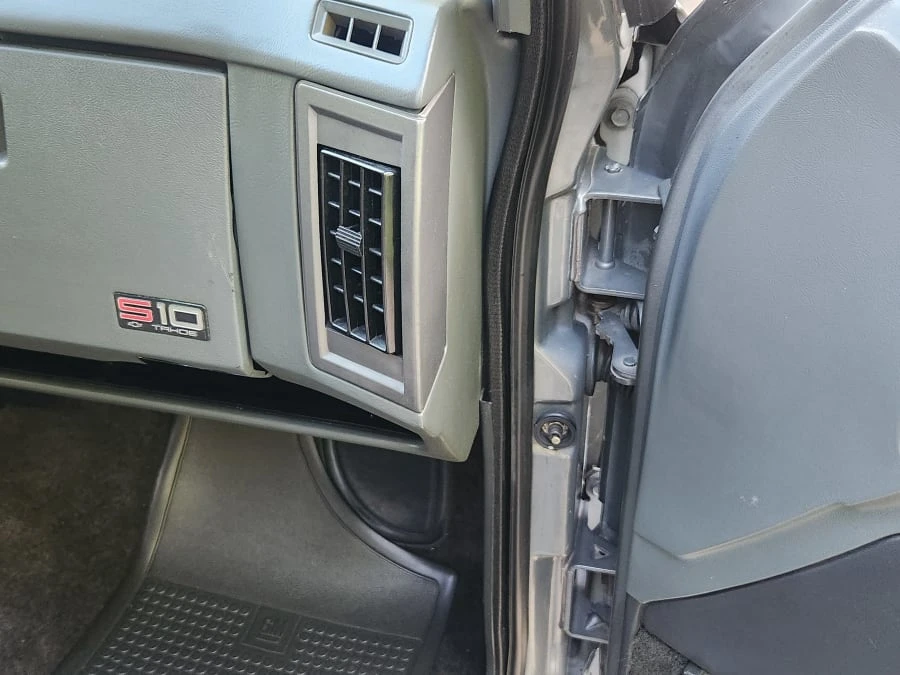 1989 Chevrolet S-10 Blazer 1st Gen - Image 14 of 18