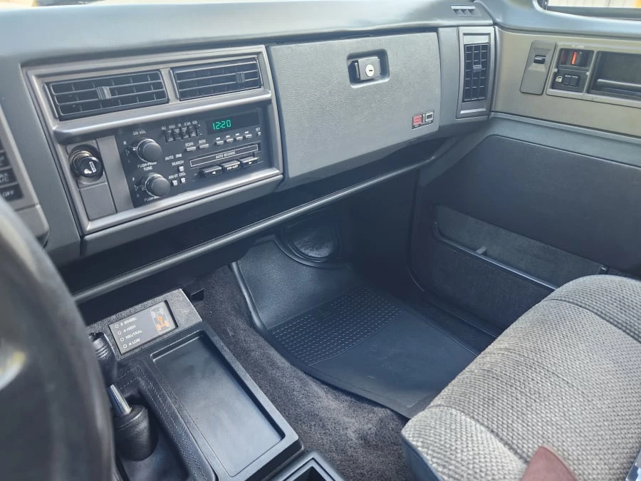 1989 Chevrolet S-10 Blazer 1st Gen - Image 15 of 18