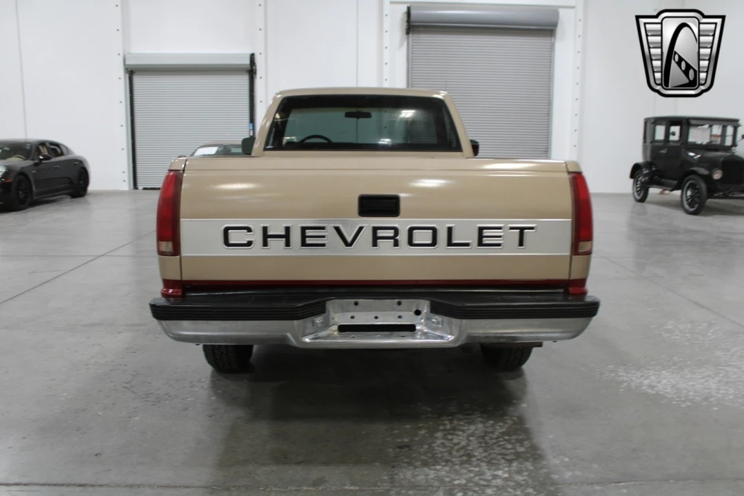 1989 Chevrolet C/K 4th Gen - Image 5 of 12