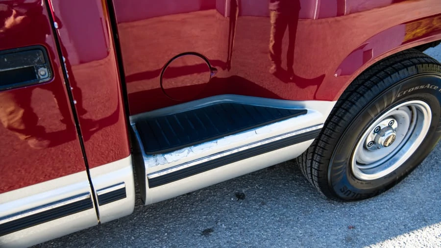 1989 Chevrolet Silverado - Image 11 of 31