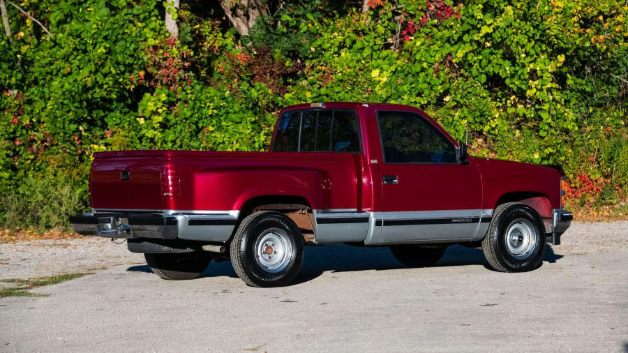 1989 Chevrolet Silverado - Image 3 of 31
