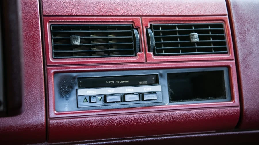 1989 Chevrolet Silverado - Image 26 of 31