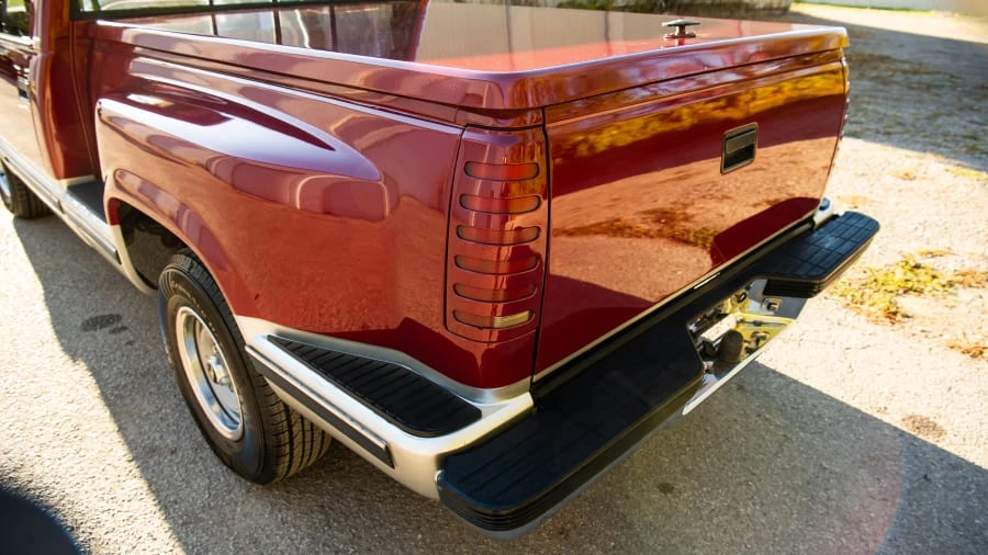 1989 Chevrolet Silverado - Image 14 of 31