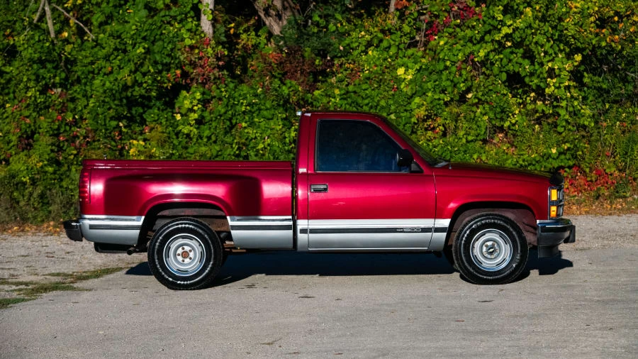 1989 Chevrolet Silverado - Image 15 of 31