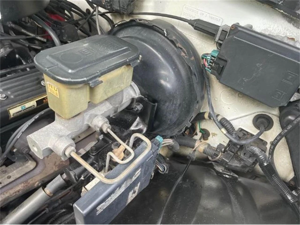 1989 Chevrolet Silverado - Image 4 of 15